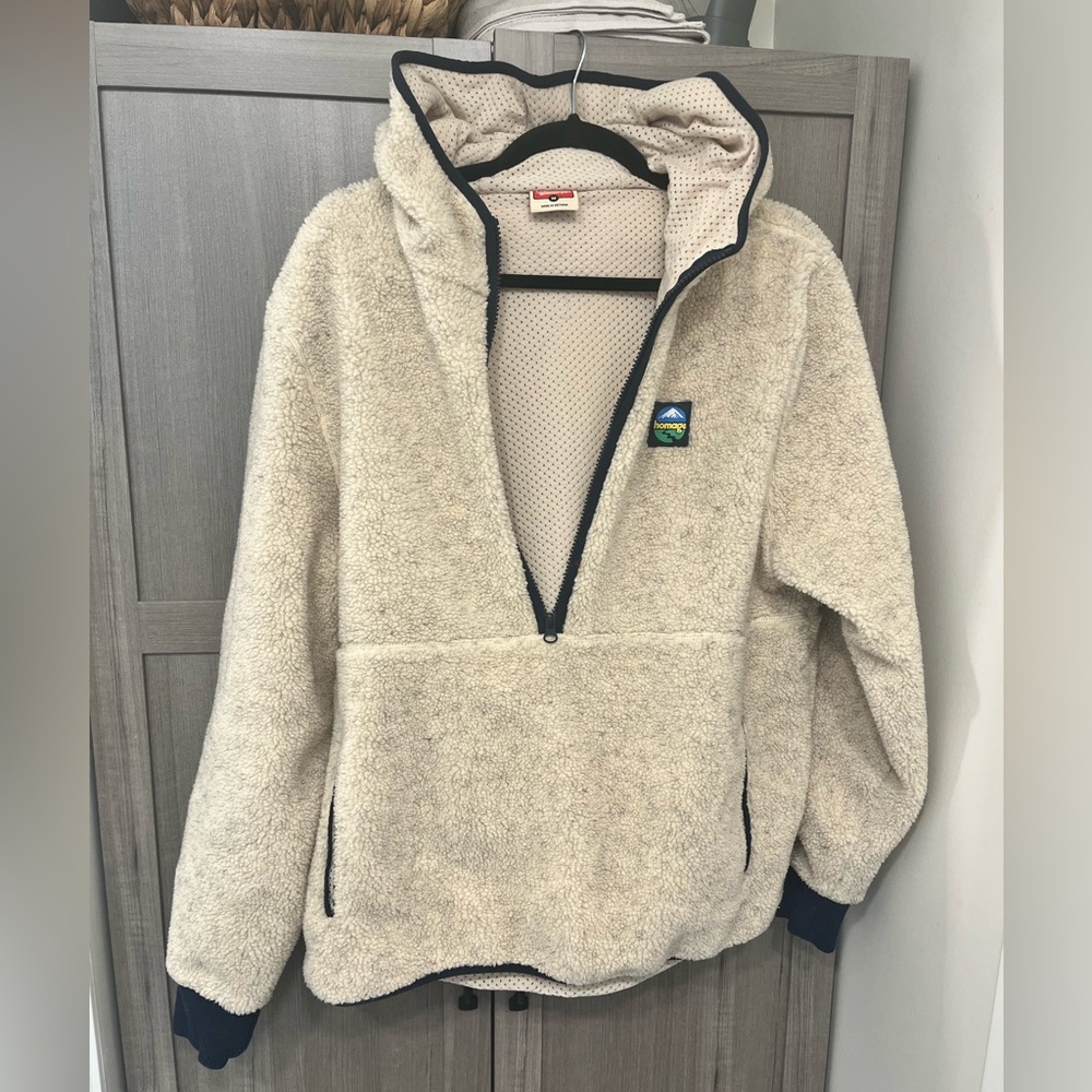 Homage size medium Sherpa pullover.